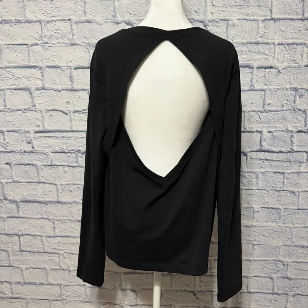 Lululemon back up long sleeve black top shirt